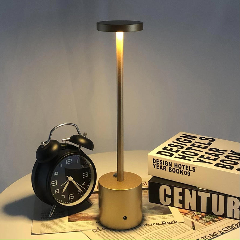 Luminária de Mesa LED 3 Tons Touch Luxo Sem Fio Cabeceira Premium